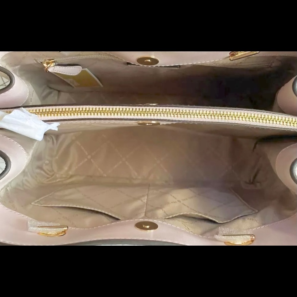 Bundle💕NWT Michael Kor Handbag &Wristlet - Picture 10 of 11